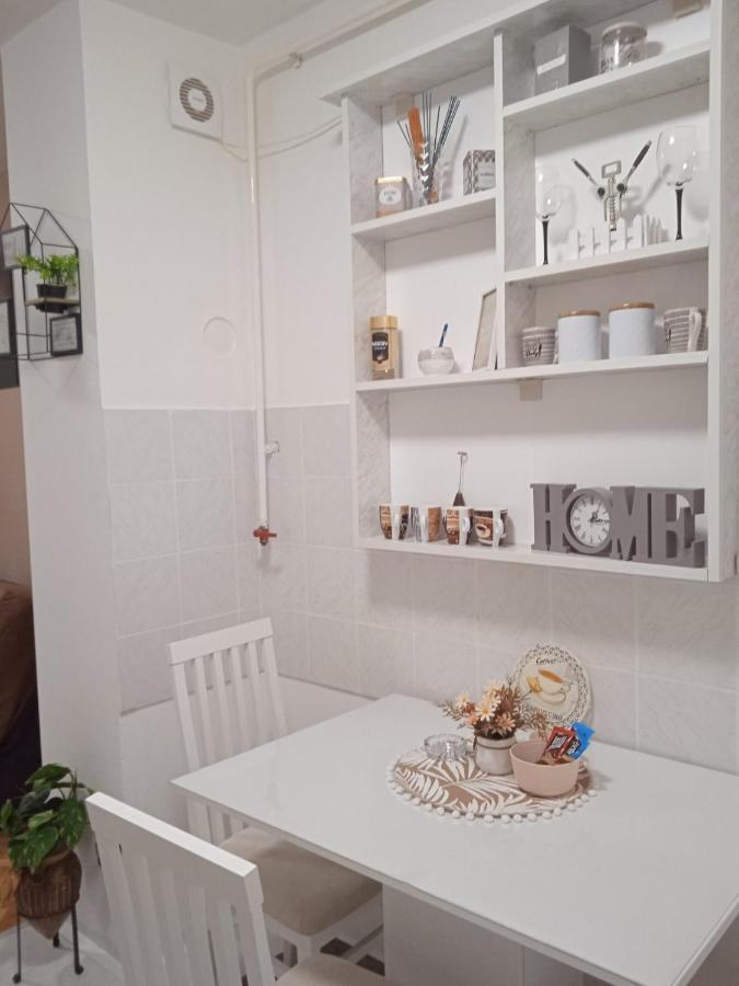 Apartman Breza Ruma Exterior foto